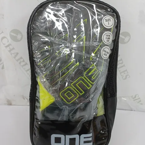 ONE SIZE 7 TOTAL FLARE CUT GIGA GRIP LATEX GOALKEEPER GLOVES