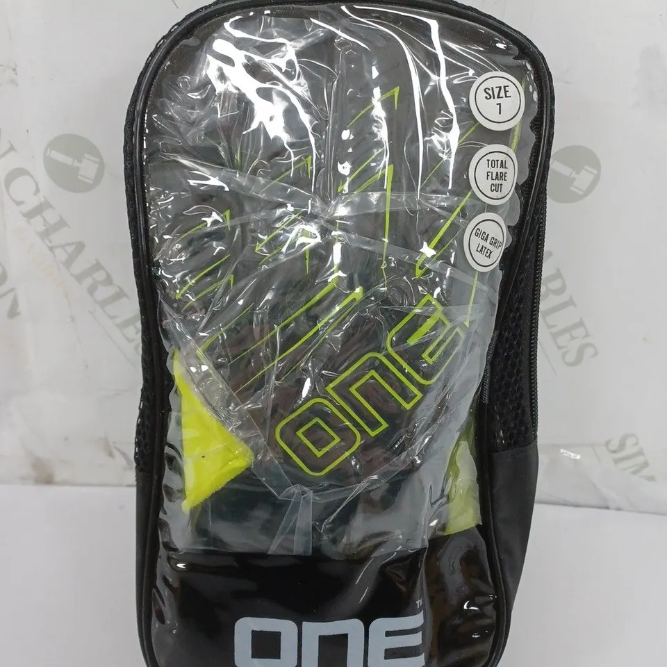 ONE SIZE 7 TOTAL FLARE CUT GIGA GRIP LATEX GOALKEEPER GLOVES