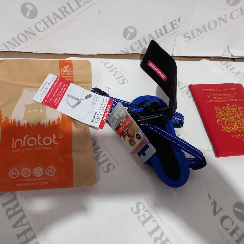 BOX OF ITEMS APPROXIMATELY 20 TO INCLUDE GOLF GLOVES, RECORDER, CALCULATOR, PASSPORT COVER ETC