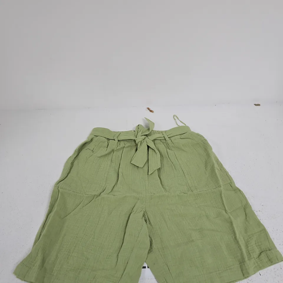 MUDFLOWER WOMEN'S SHORTS – LIGHT GREEN, UK 10 (EU 38, US 6)