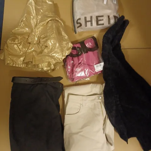 LARGE QUANTITY OF CLOTHING ITEMS TO INCLUDE TROUSERS, SKIRTS, JUMPERS, ETC