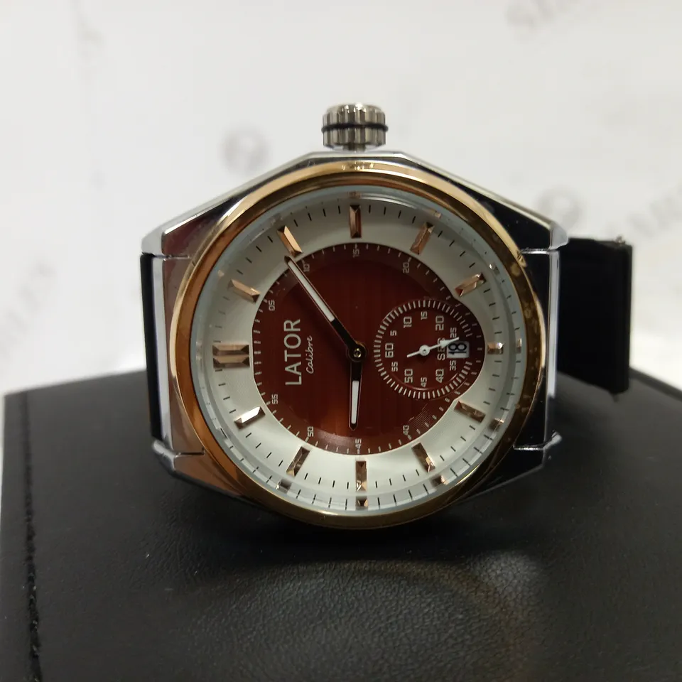 LATOR CALIBRE BROWN TWO-TONE DIAL RUBBER STRAP WRISTWATCH