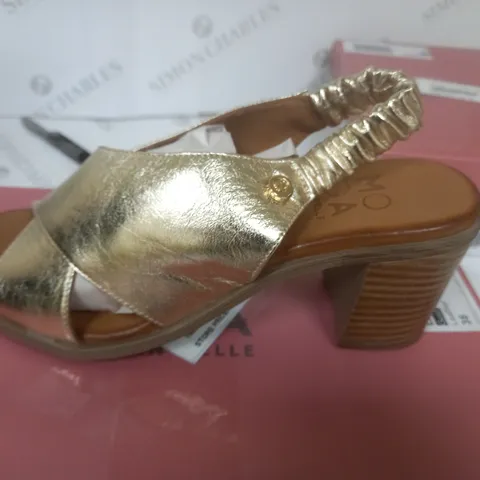 MIP LASSANDRA SANDAL IN GOLD SIZE 5