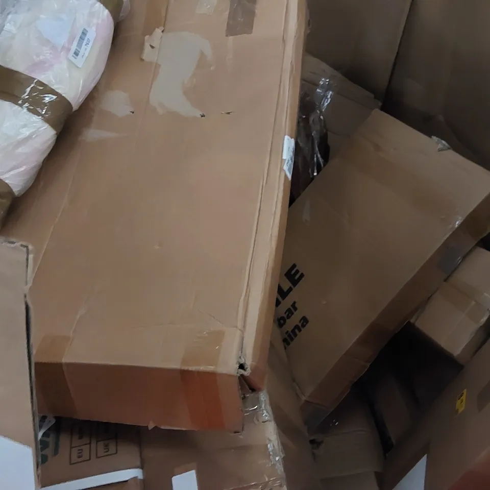 PALLET OF ASSORTED ITEMS INCLUDING: COOKER HOOD, SMALL TABLE, TREE STAND, MAP