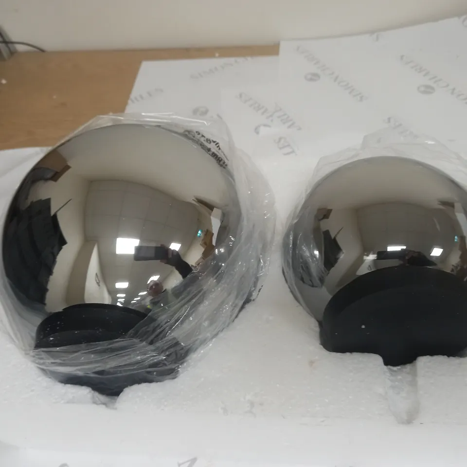 KELLY HOPPEN SET OF 2 INDOOR OUTDOOR PRELIT GLASS DECOR, REFLECTIVE ORBS