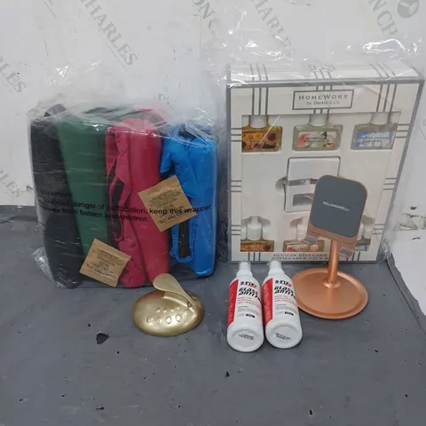 APPROXIMATELY 10 ASSORTED HOUSEHOLD PRODUCTS TO INCLUDE BEAUTY SET, FOG FREE SPRAY, SKIN CARE PRODUCTS ETC