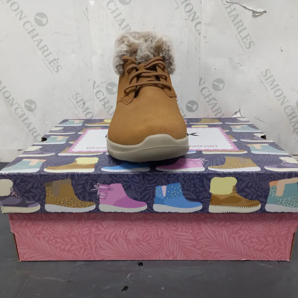 BOXED PAIR OF SKECHERS GO WALK BOOTS IN CAMEL SIZE 7