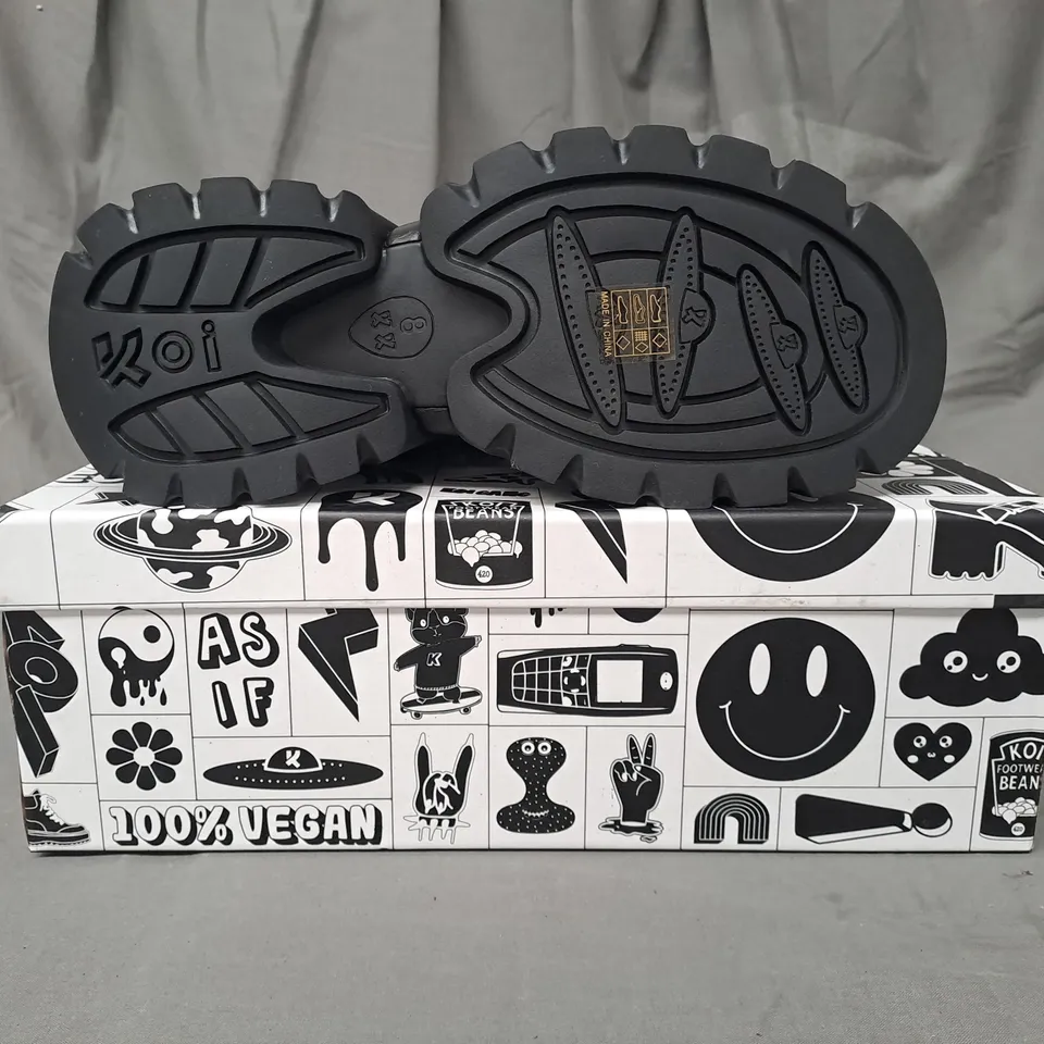 BOXED PAIR OF KOI VEGAN SIGMAR CHUNKY HIKING BOOTS IN BLACK UK SIZE 8