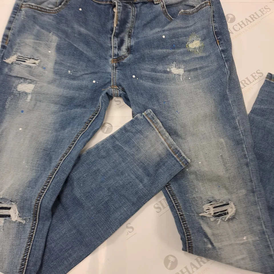 ALESSANDRO ZAVETTI DISTRESSED BLUE JEANS - 34