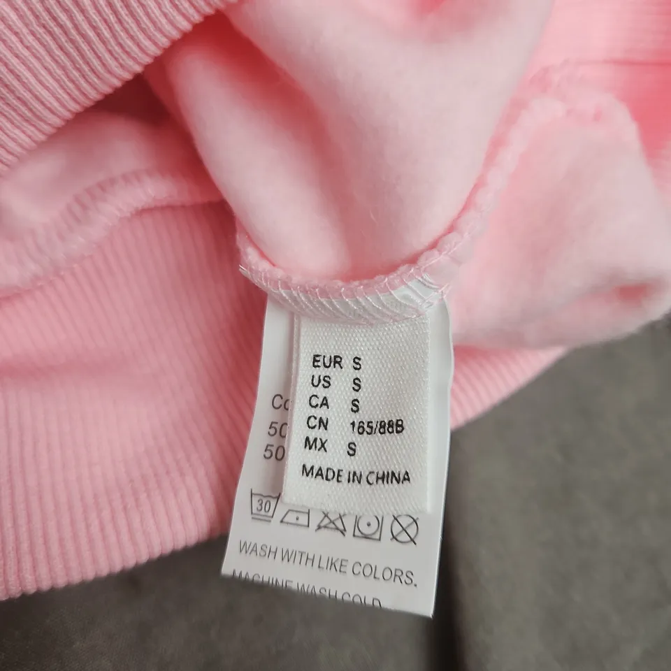 ALO YOGA PINK CROPPED HOODIE AND SHORTS – SIZE S (US/EU)