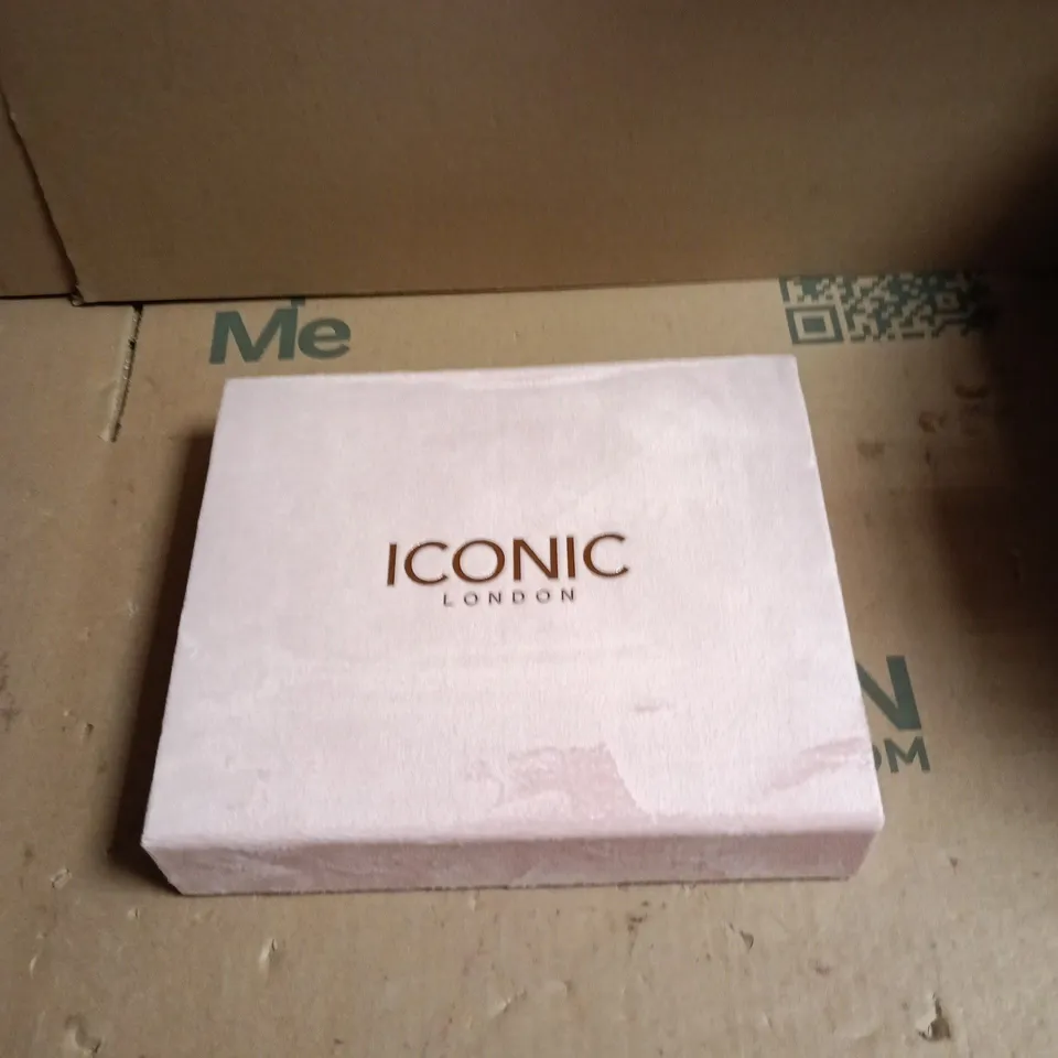 ICONIC LONDON BUTTER GLAZE LIP BALM DUO – VANILLA SUGAR & STRAWBERRY CRUSH