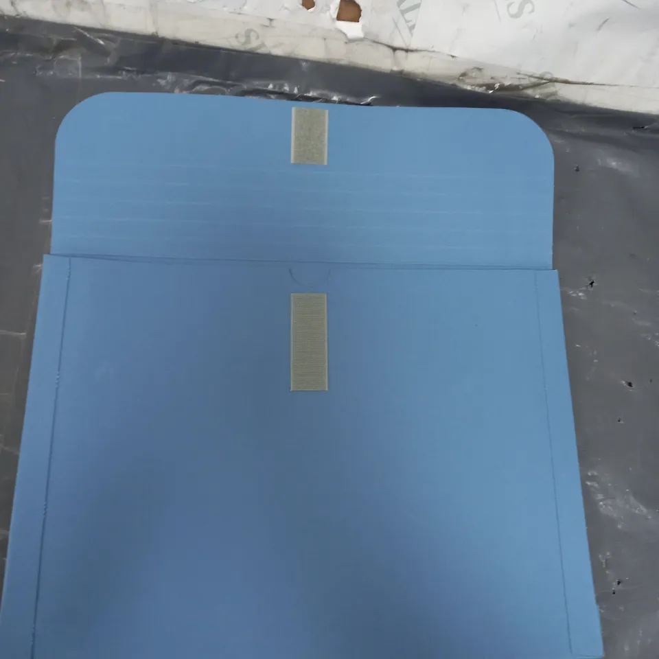 APPROXIMATELY 50 A4 VELCRO WALLET FOLDERS