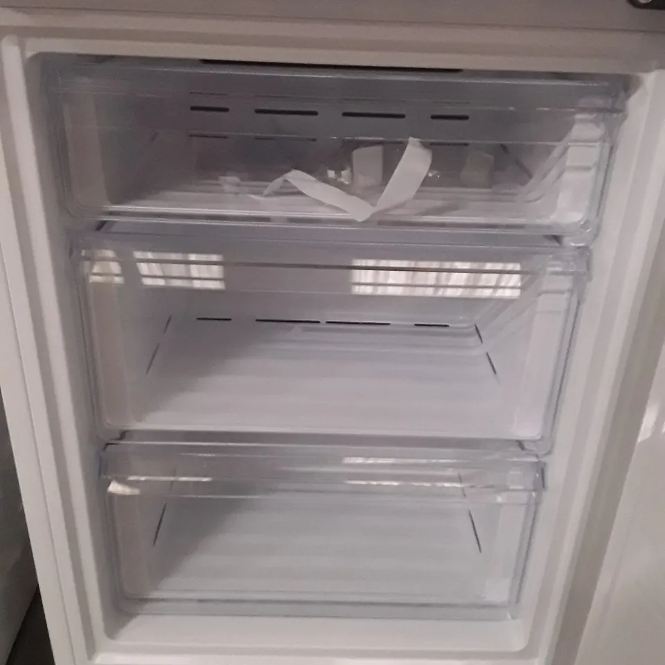 SAMSUNG RB34C652DWW FREESTANDING FRIDGE FREEZER WITH WATER DISPENSER IN WHITE - UNPROCESSED RAW RETURN