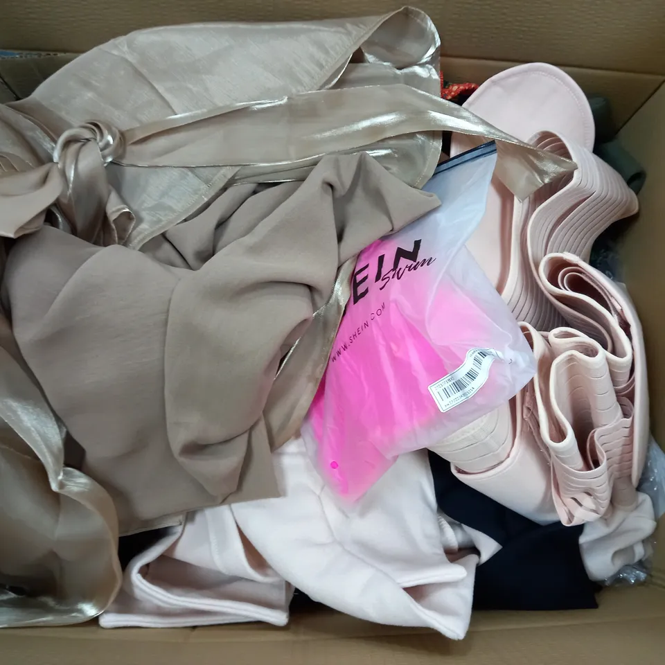 BOX OF APPROXIMATELY 25 ASSORTED CLOTHING ITEMS TO INCUDE - TROUSERS , CROPPED TOP , SOCKS ETC