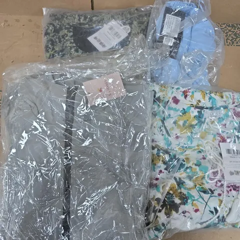 APPROXIMATELY 12 ASSORTED CLOTHING ITEMS IN VARIOUS SIZES TO INCLUDE LA MAREY JACKET, EMREC JERSEY LACE INSERT T-SHIRT, TAMSY TOP, ETC