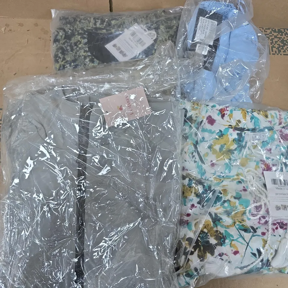APPROXIMATELY 12 ASSORTED CLOTHING ITEMS IN VARIOUS SIZES TO INCLUDE LA MAREY JACKET, EMREC JERSEY LACE INSERT T-SHIRT, TAMSY TOP, ETC