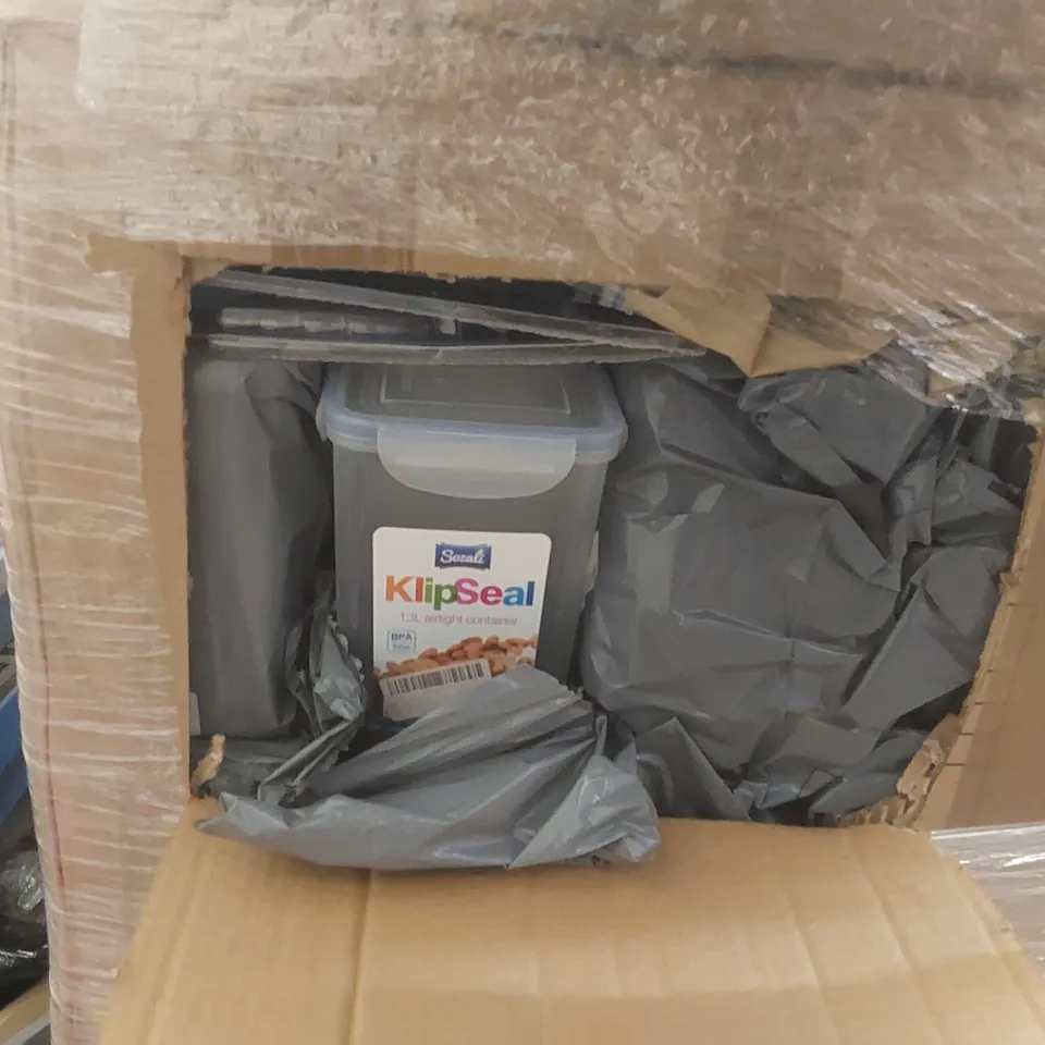 PALLET CONTAINING A VERY LARGE QUANTITY OF ASSORTED ITEMS INCLUDING: CLOCKS, SILICONE REMOVER KIT, KLIP SEAL CONTAINERS, STACKING CUPS ECT
