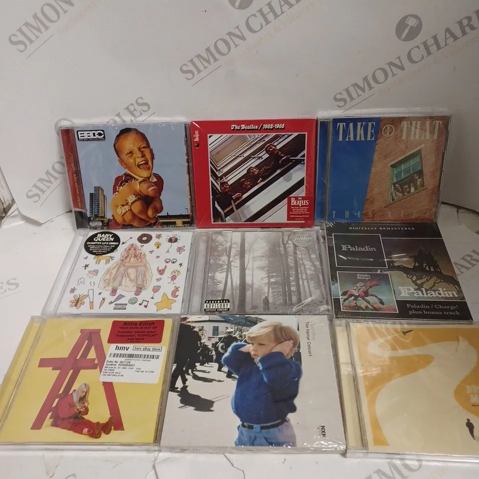 APPROXIMATELY 30 ASSORTED CD ALBUMS TO INCLUDE TAKE THAT, TAYLOR SWIFT, THE BEATLES ETC 