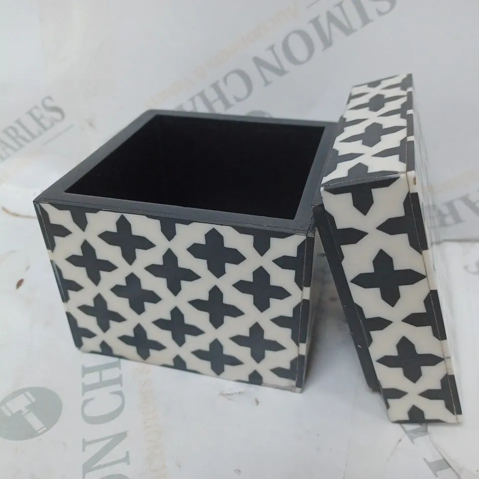 SMALL MONOCHROME TRINKET BOX RRP £12