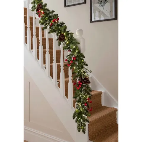 BOXED IVY BERRY - 6FT GARLAND WITH WARM WHITE LIGHTS 