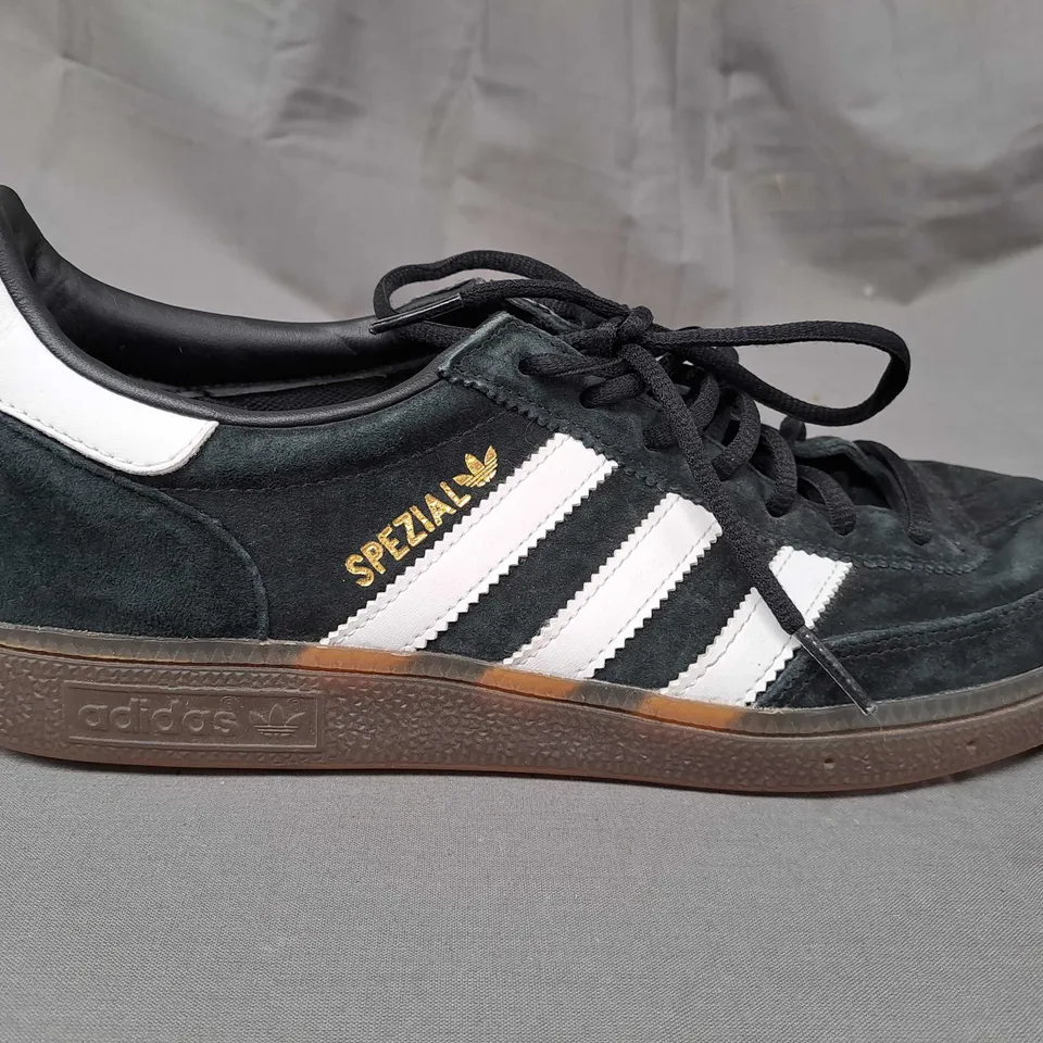 PAIR OF ADIDAS SPEZIAL TRAINER SIZE 9 
