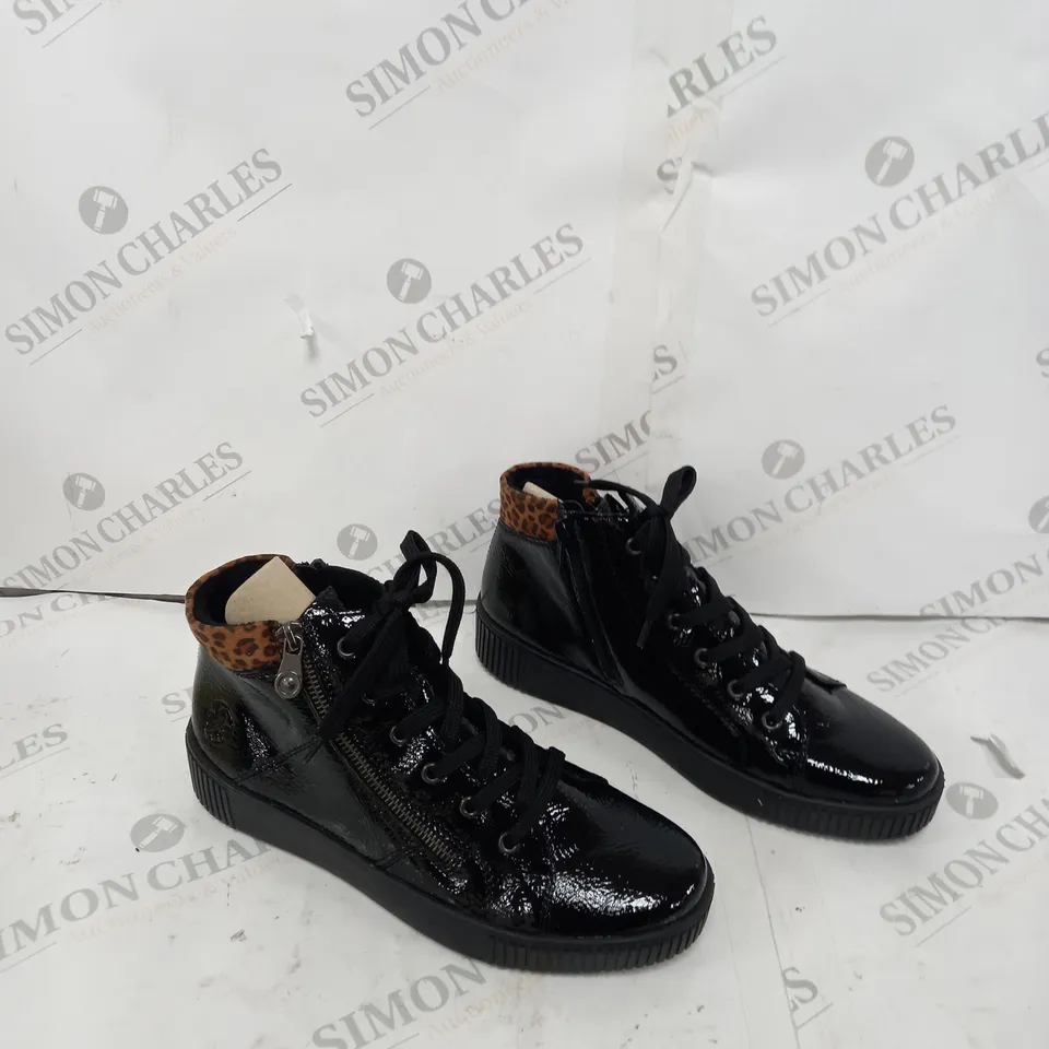RIEKER HI TOP TRAINER CUFF SIZE 6.5 - BOXED 