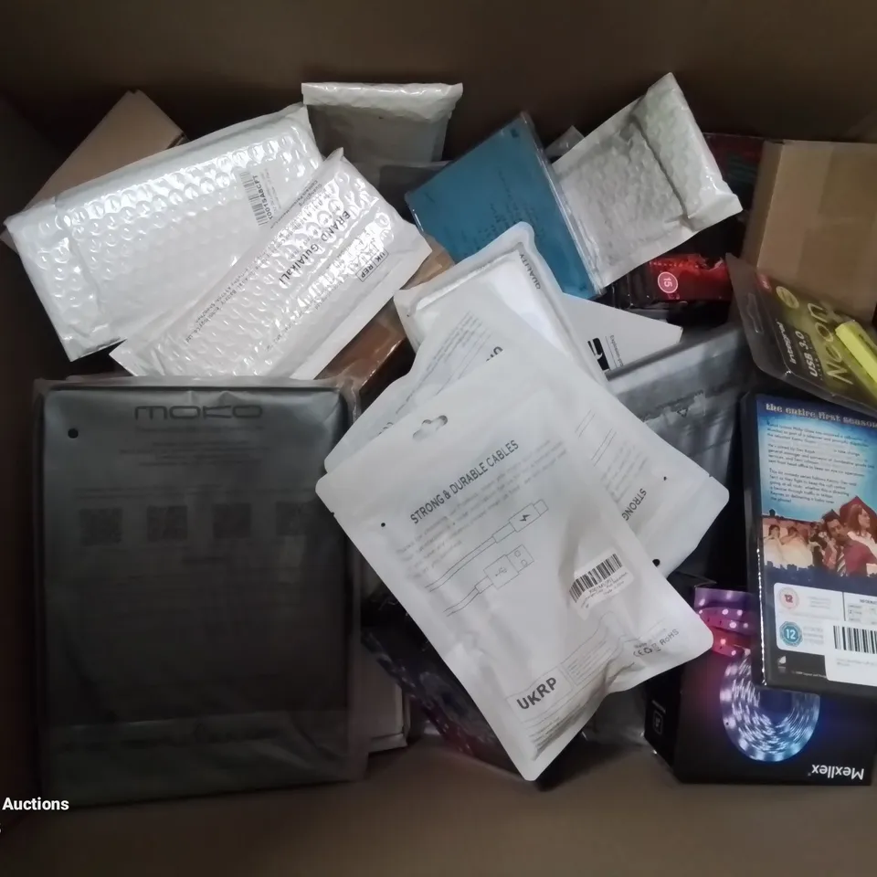 BOX CONTAINING LARGE AMOUNT OF MIXED BOXED ELECTRICAL ITEMS PHONE ACCESSORIES LIGHTING ETC.