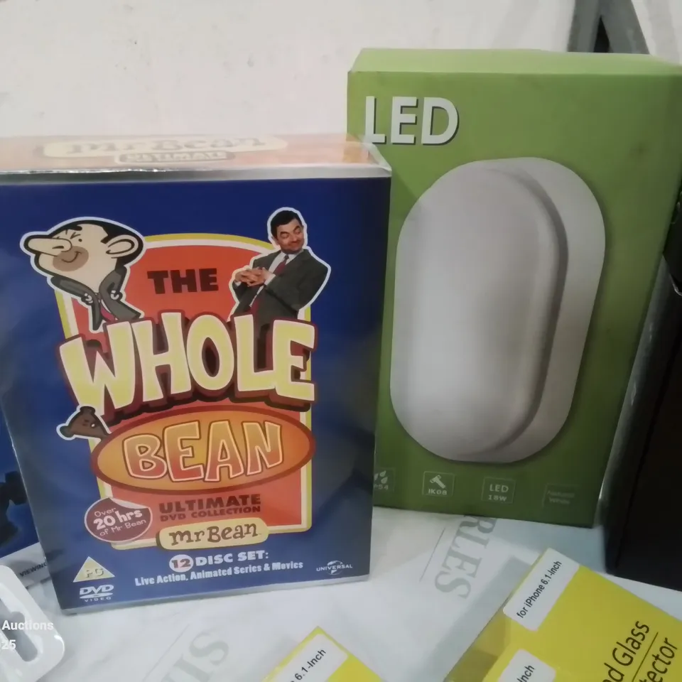 BOX CONTAINING LARGE AMOUNT OF BOXED ELECTRICAL ITEMS TO INCLUDE: OUTDOOR SMART CAMERA, PHONE CASES, KIDS HEADPHONES, ILLUSION LAMPS ETC.