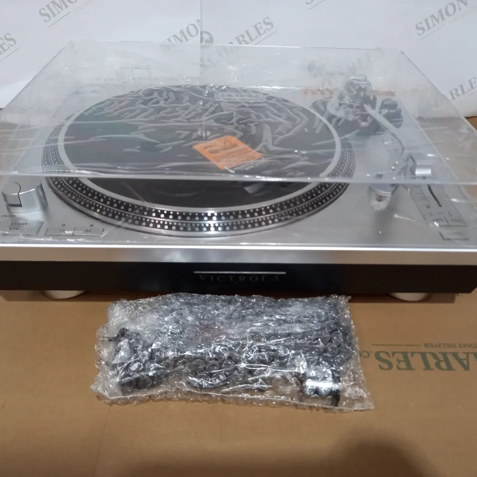 VICTROLA PROFESSIONAL SERIES SIL BELT-DRIVE AUDIO TURNTABLE