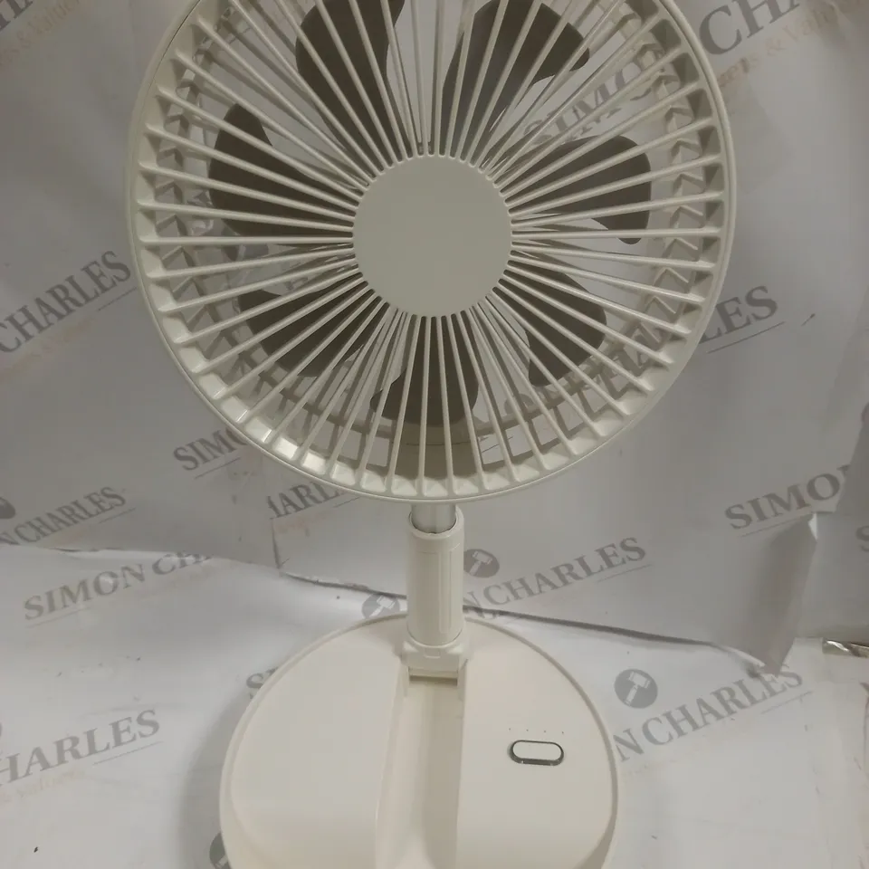 BOXED FOLDING FAN IN WHITE