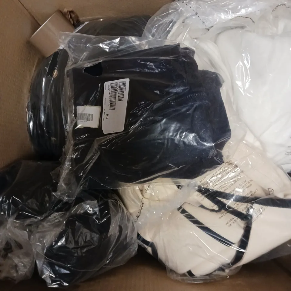APPROXIMATELY 10 ASSORTED CLOTHING ITEMS TO INCLUDE SOFT KNIT PIPE JACKET, PLUSHSOFT SHACKET, DAWN HD COAT ETC 