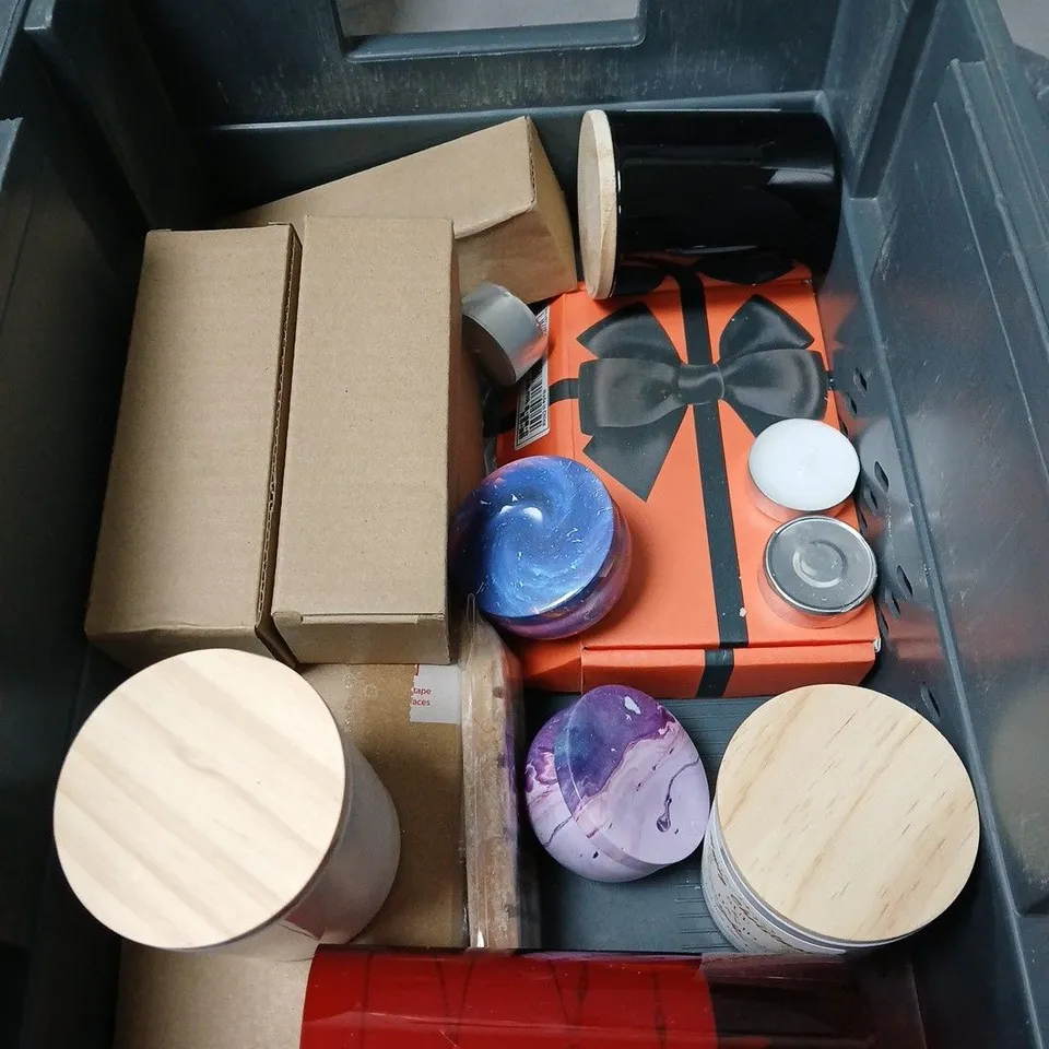 APPROXIMATELY 15 ASSORTED ITEMS TO INCLUDE CANDLES, SUNGLASSES, MATCHES, CAR BULB ETC