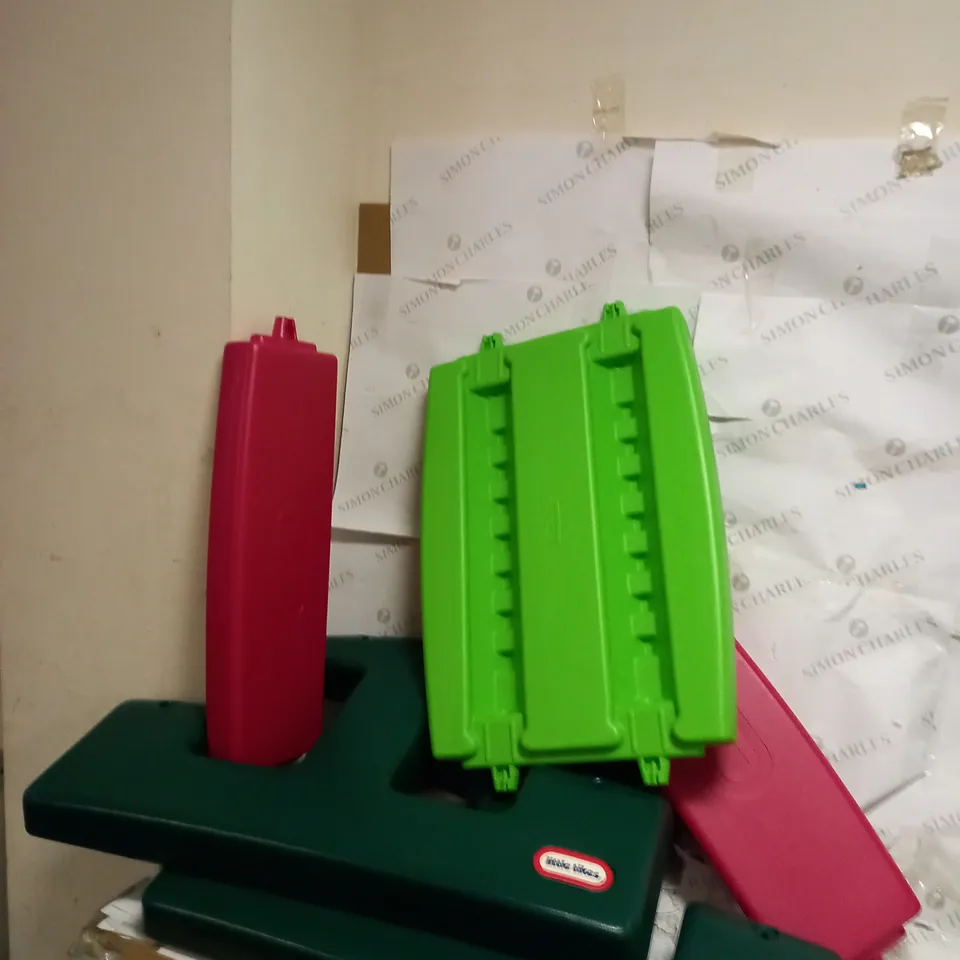 BOXED LITTLE TIKES PICNIC TABLE RRP £72