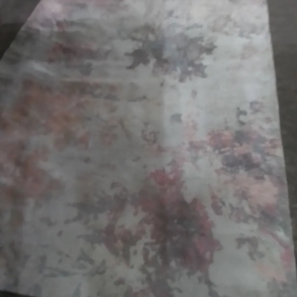 RUG WITH PATTERN WITH (LIGHT) SHADES OF COLOURS 220x155cm