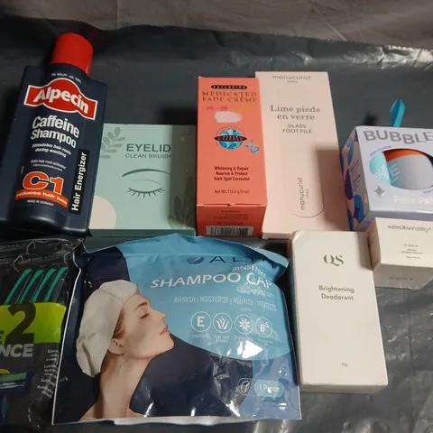 APPROXIMATELY 15 ASSORTED HEALTH & BEAUTY PRODUCTS TO INCLUDE SHAMPOO CAP, CAFFEINE SHAMPOO AND FOOT FILE