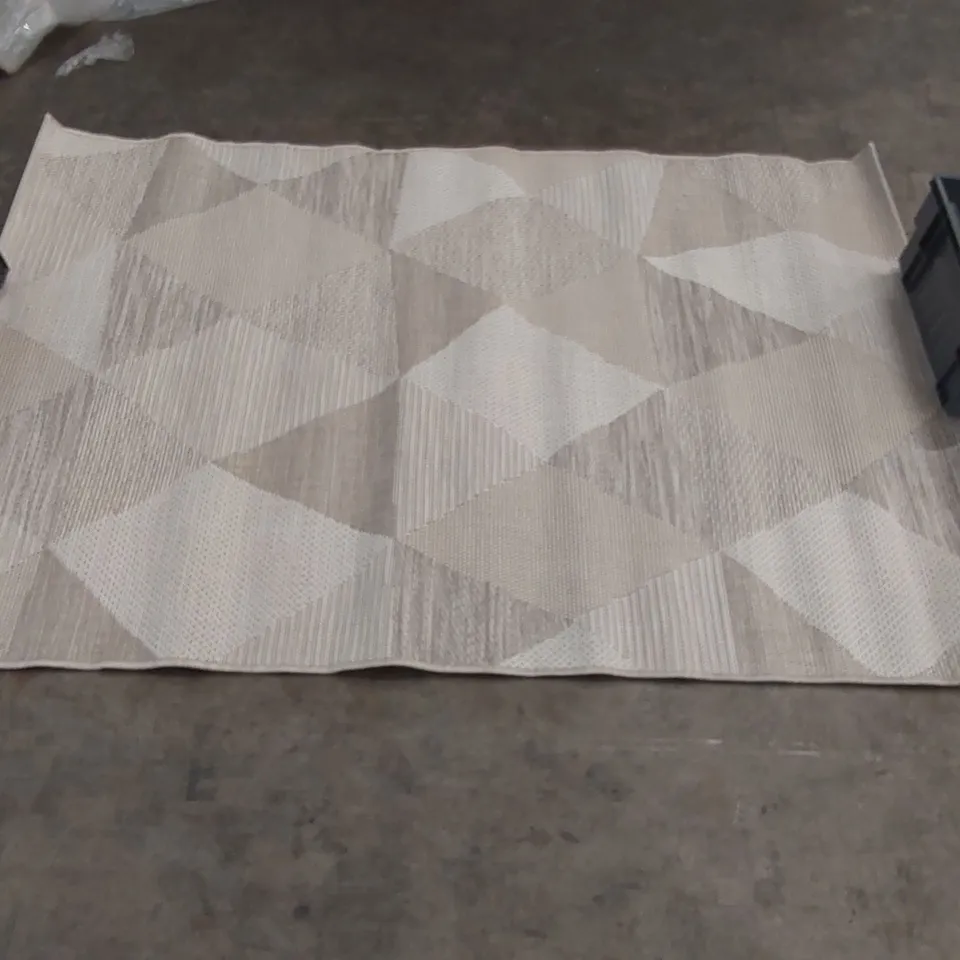 BRAND NEW BAGGED PACO HOME KORTRIJK RUG - 170 x 120cm