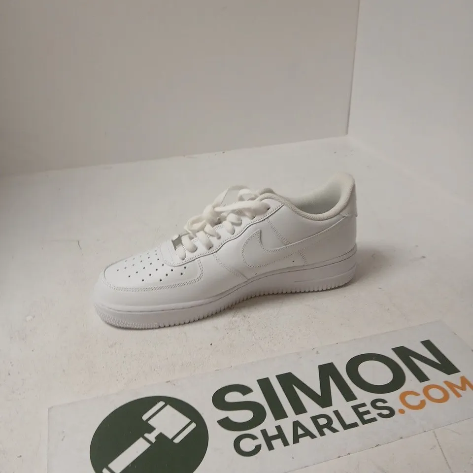 NIKE AIR FORCE 1 LOW WHITE SNEAKERS - UK 10.5