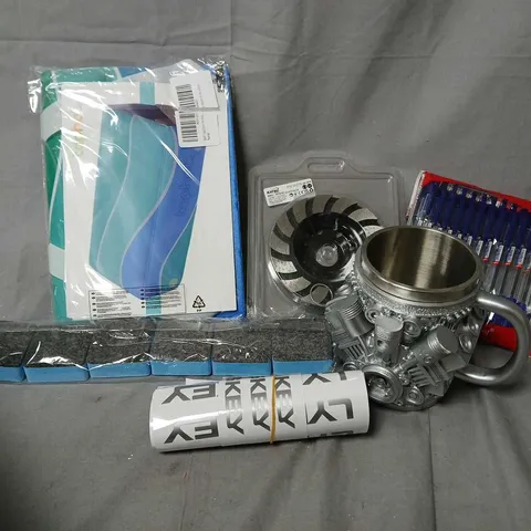 APPROXIMATELY 12 ASSORTED HOUSEHOLD ITEMS TO INCLUDE ENGINE MUG, BALL PENS, DIAMOND GRIND DISC, ETC
