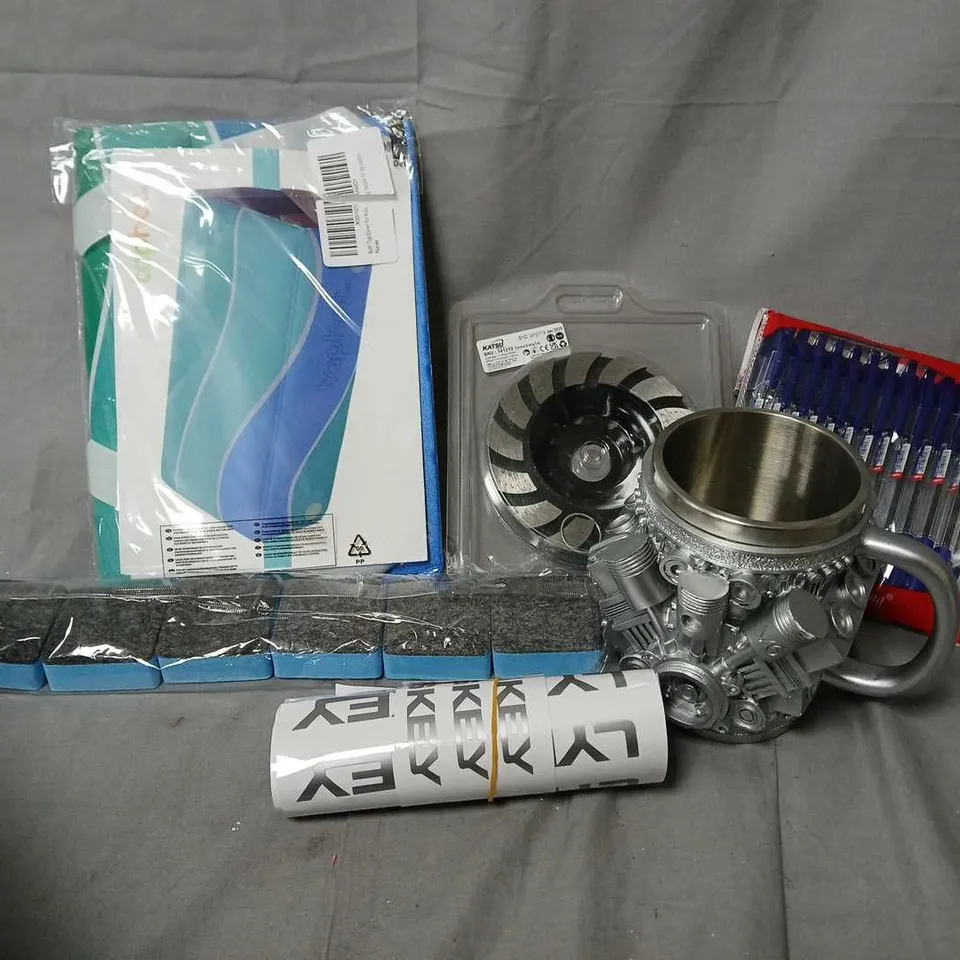 APPROXIMATELY 12 ASSORTED HOUSEHOLD ITEMS TO INCLUDE ENGINE MUG, BALL PENS, DIAMOND GRIND DISC, ETC