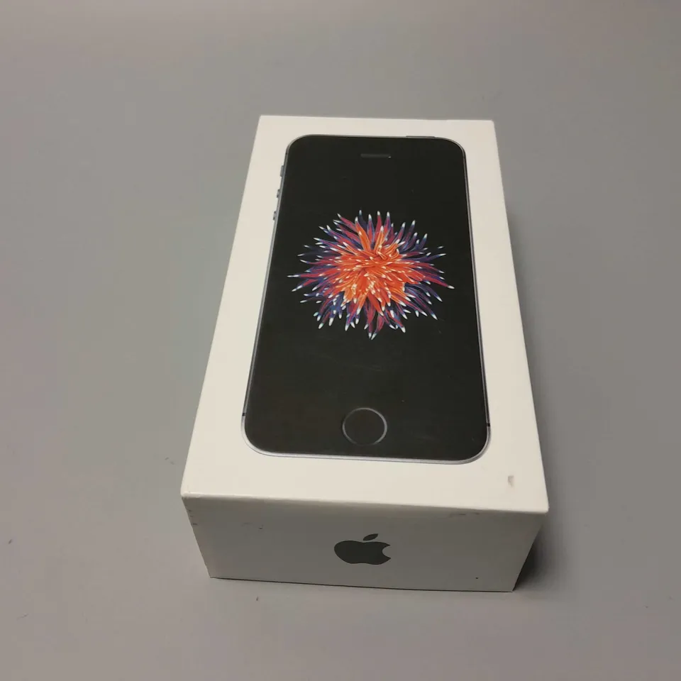 BOXED APPLE IPHONE SE SMARTPHONE
