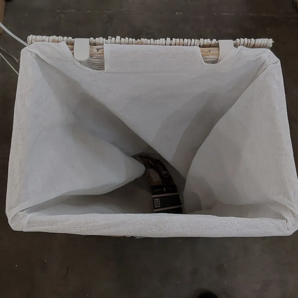 BOXED ARTHUR CAMERON RECTANGULAR WICKER LAUNDRY BASKET BIN (1 BOX)