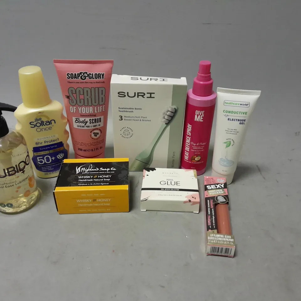 APPROXIMATELY 20 ASSORTED COSMETIC ITEMS TO INCLUDE - soap & glory sexy mother pucker lip gloss - lubido anal ease lubricant - give me heat defence spray