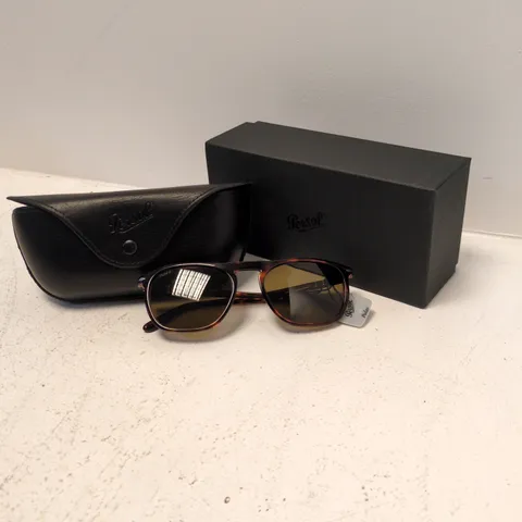 PERSOL SUNGLASSES – TORTOISESHELL FRAME WITH CASE