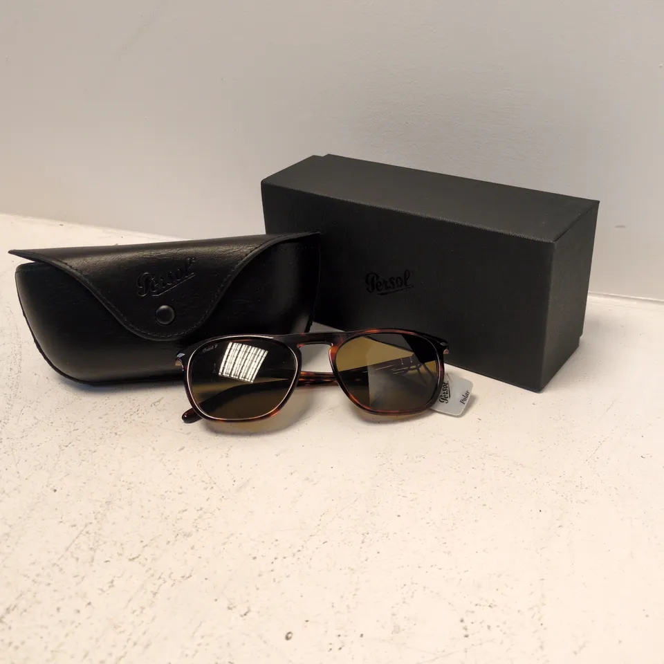 PERSOL SUNGLASSES – TORTOISESHELL FRAME WITH CASE