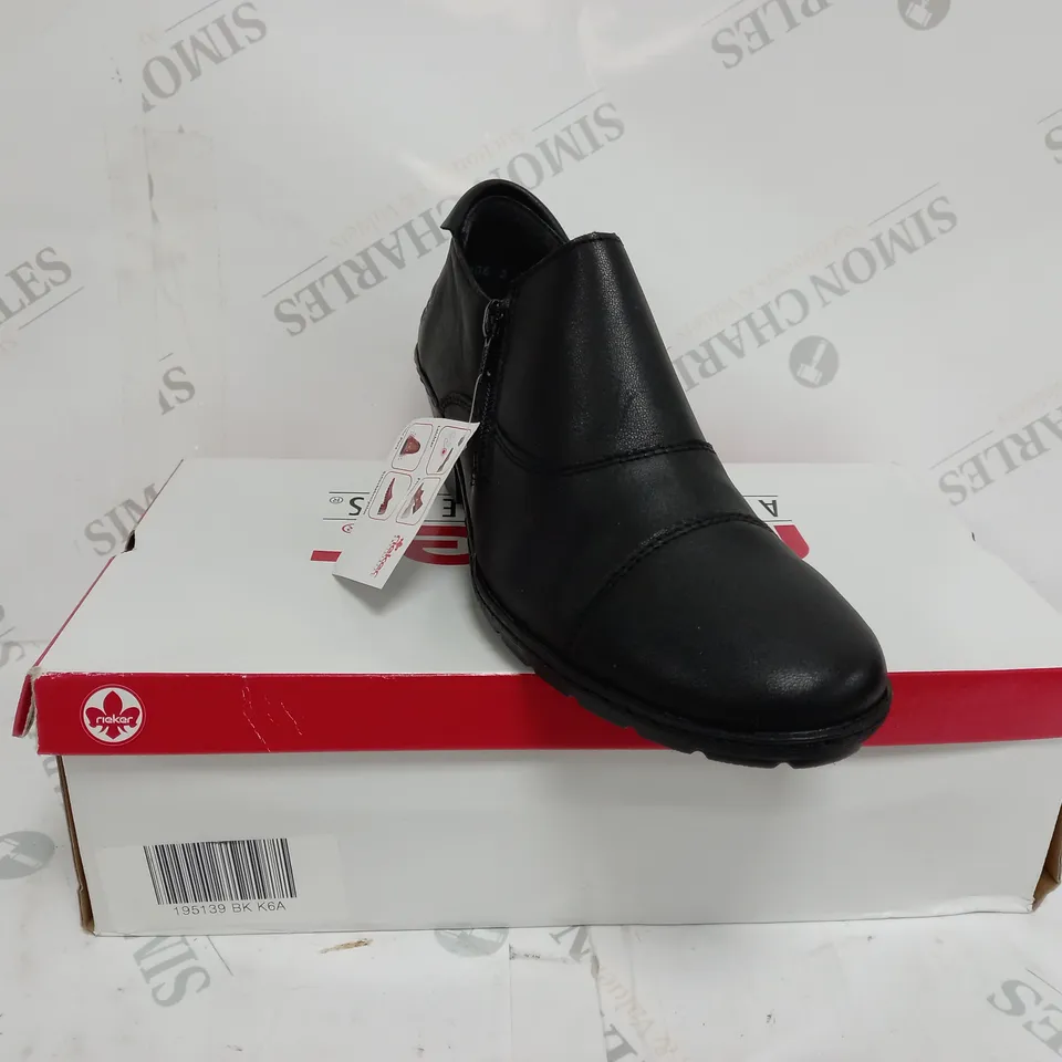 BOXED PAIR OF RIEKER ANTISTRESS BOOT BLACK SIZE 6.5