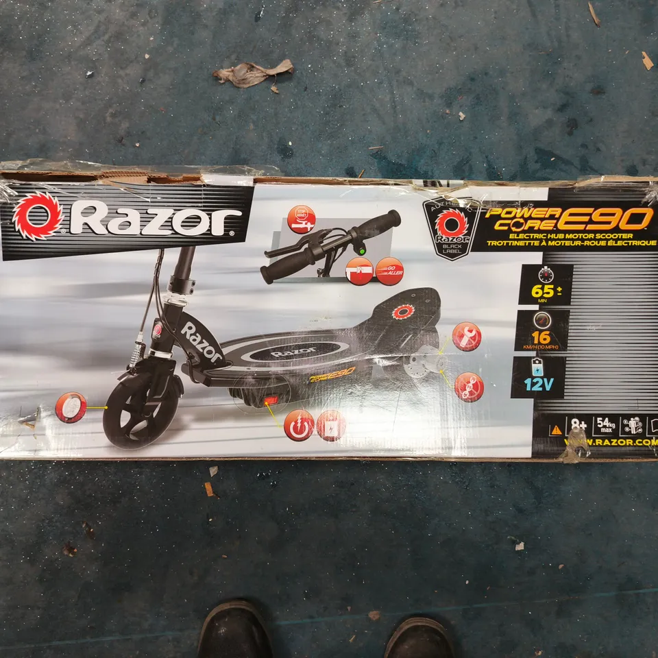 BOXED RAZOR POWERCORE E90 ELECTRIC SCOOTER IN BLACK - COLLECTION ONLY