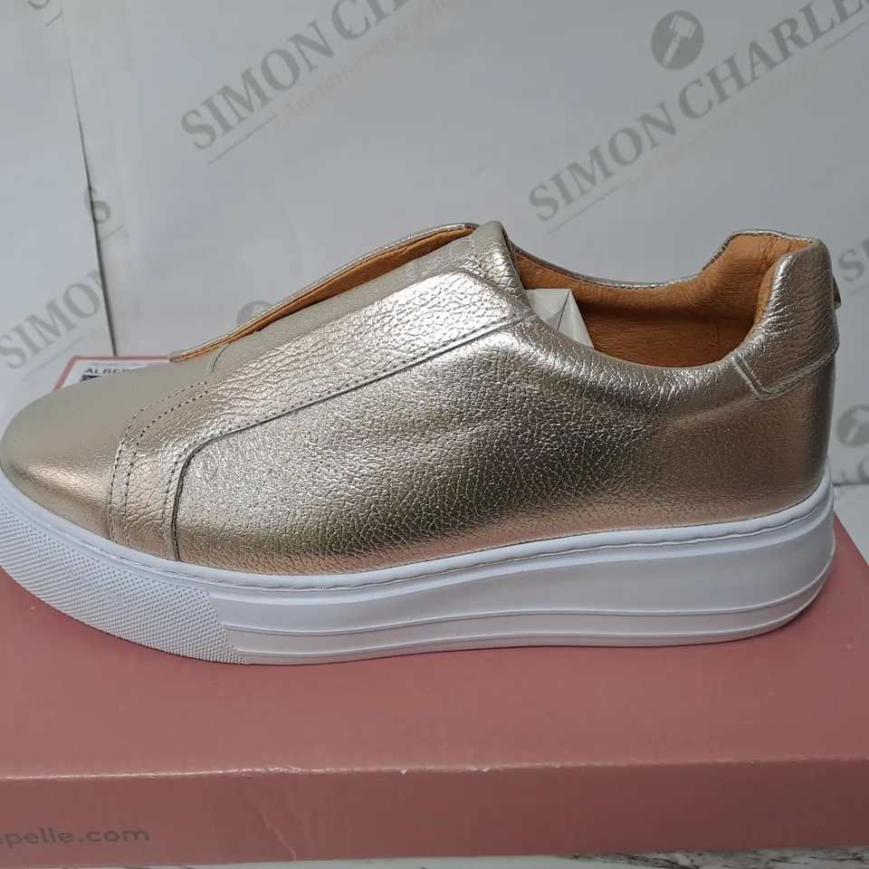 MODA IN PELLE ALBER GOLD LEATHER SIZE 5