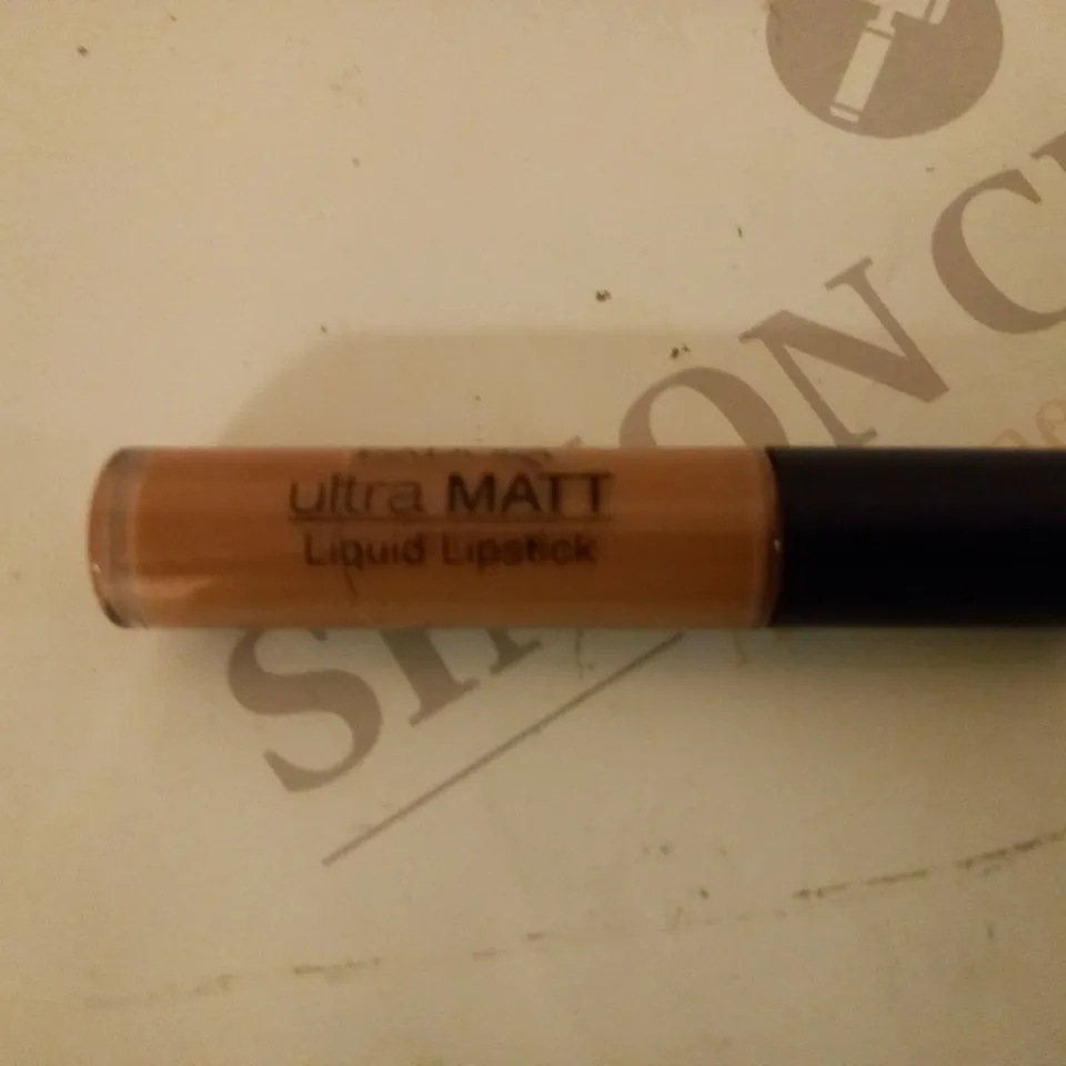 BOX OF APPROXIMATELY 25 ISADORA ULTRA MATT LIQUID LIPSTICKS  (NO. 01)