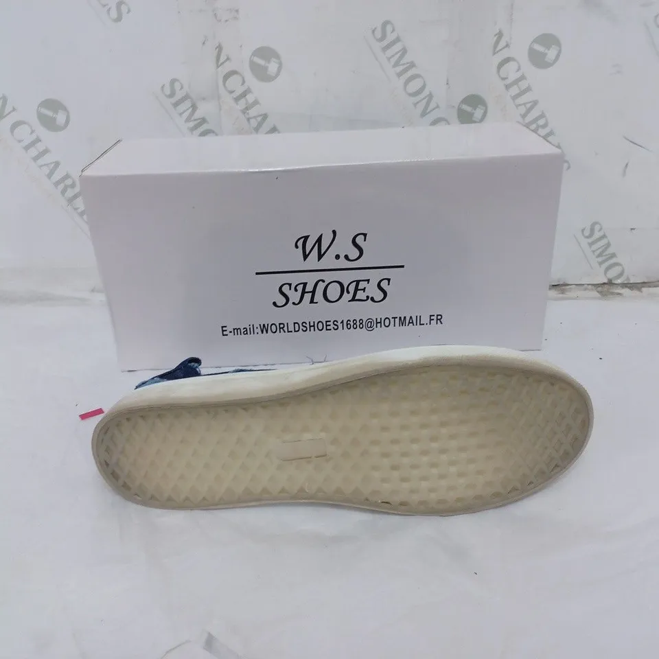 APPROXIMATELY 10 PAIRS OF BOXED W.S FLAT TRAINERS SLIP-ON DISTRESSED BLUE IN VARIOUS SIZES