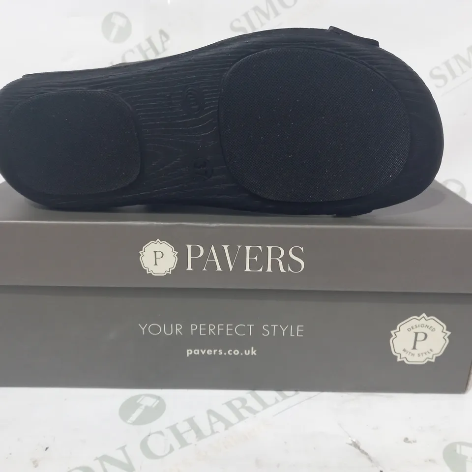 BOXED PAIR OF PAVERS OPEN TOE SANDALS IN BLACK EU SIZE 37